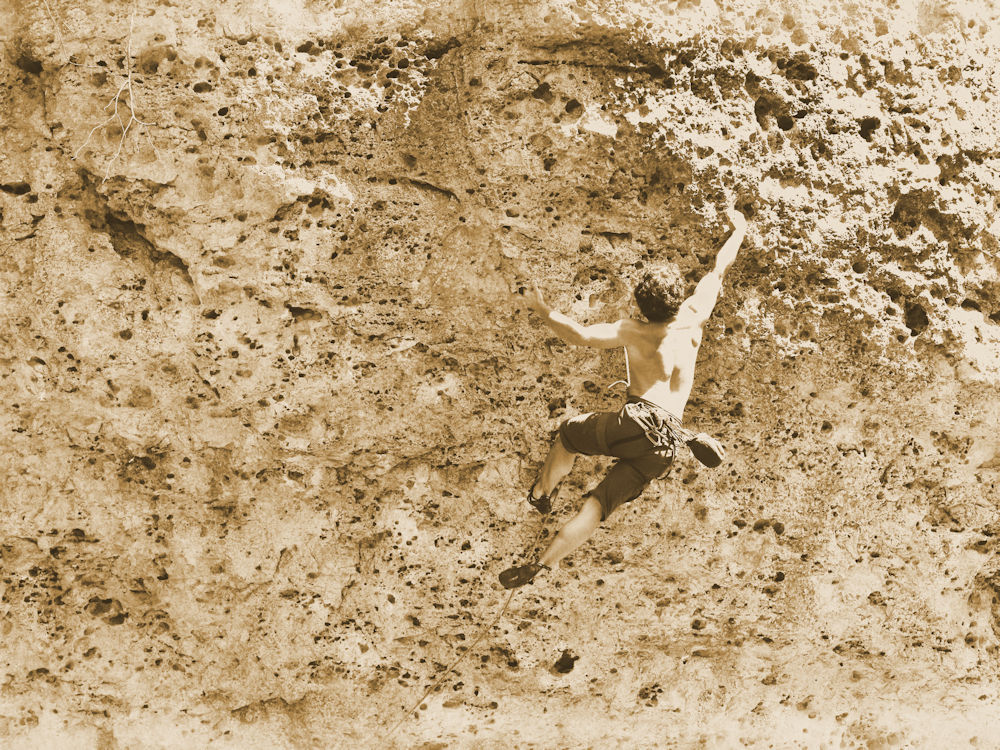 Alte Aufnahme eines Kletterers an der Felswand ©frankentourismus/frs/hub